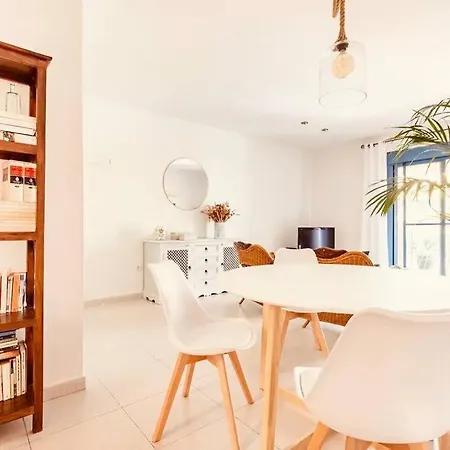 Apartment Bright Ideal For Long