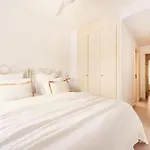 Bright Ideal For Long Apartmán *